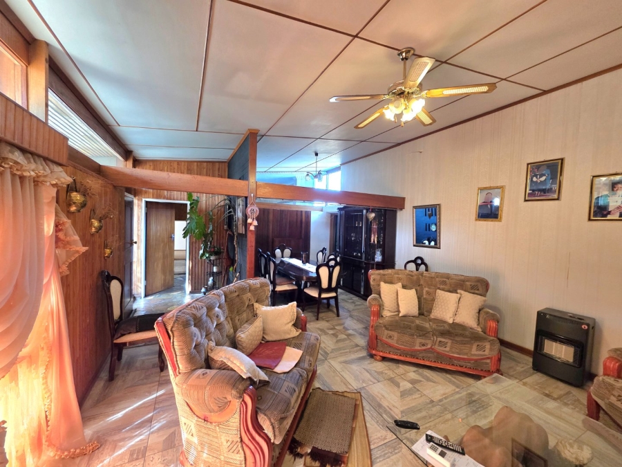 5 Bedroom Property for Sale in Jordania Free State
